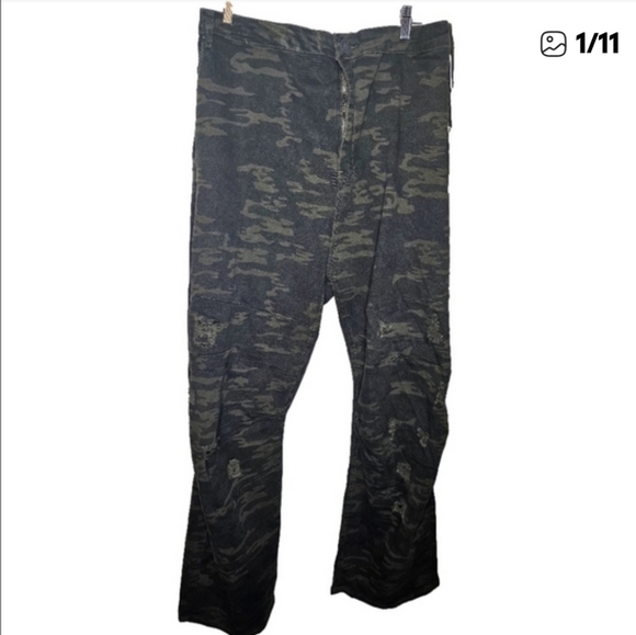 Blind Trust Men's Big & Tall, Distressed Camo Jeans,Size 54X32 ✨️NWT✨️ - Picture 12 of 12